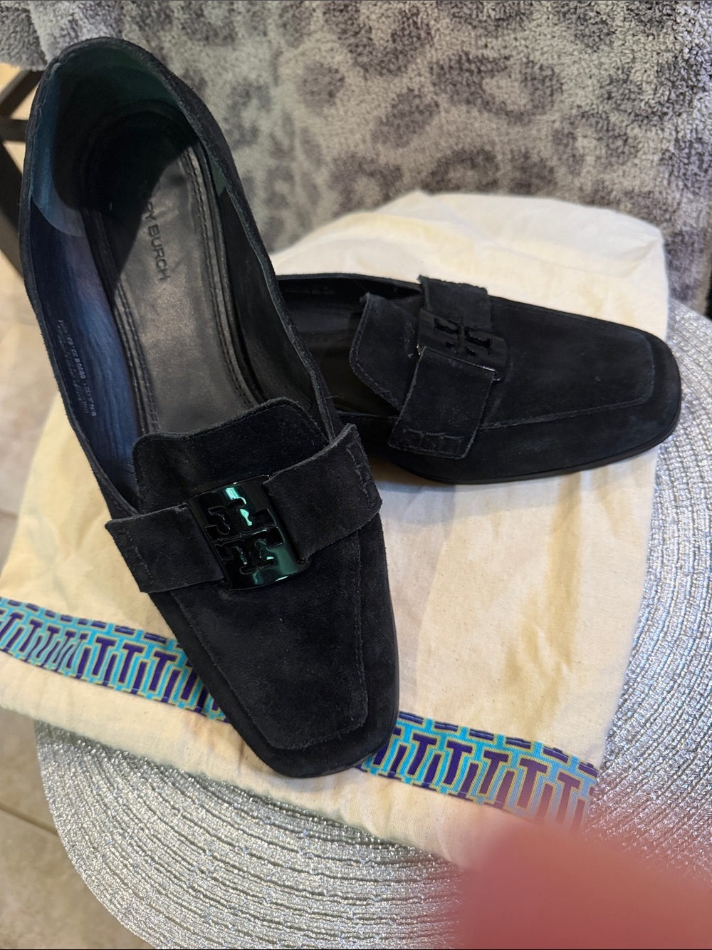 Tory Burch Black Suede Logo-Plate Women’s Loafers - Picture 2 of 4